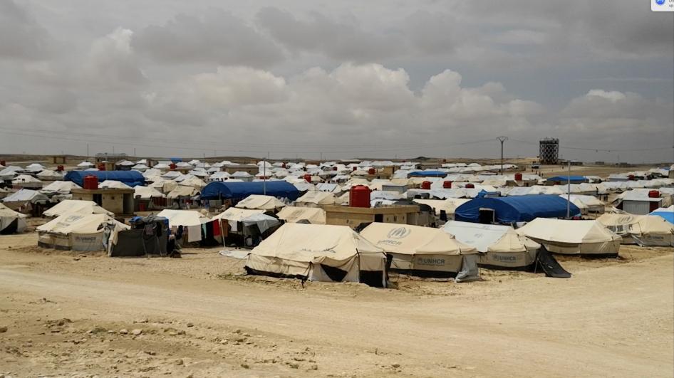 Syria: Thousands of Displaced Confined to Camps