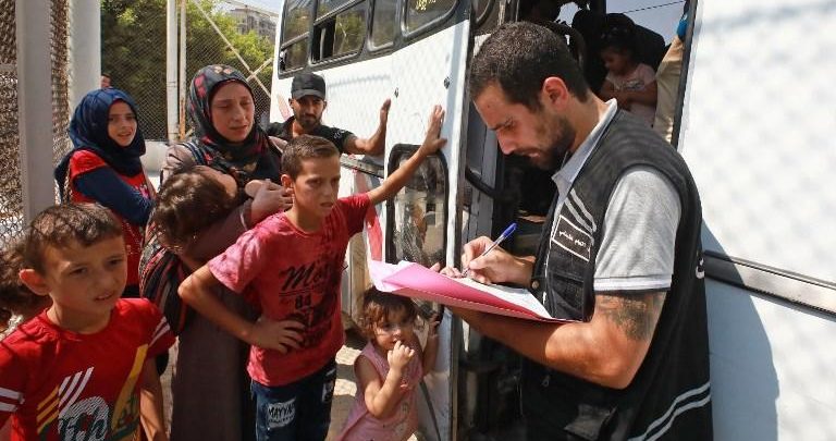 (العربية) البروباغندا الروسية… ادعاءات بالعودة الطوعية للاجئين السوريين