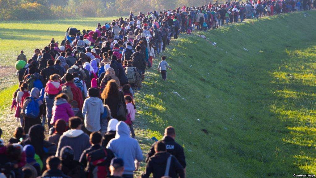 “الشبيحة” في أوروبا: لاجئون في أعينهم صور ملايين الضحايا السوريين!