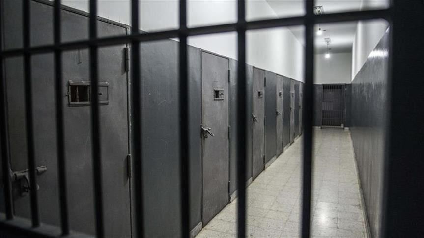 (العربية) معتقلة سابقة بسجون الأسد: صرخات المعتقلين أشد قسوة من التعذيب (قصة إنسانية)