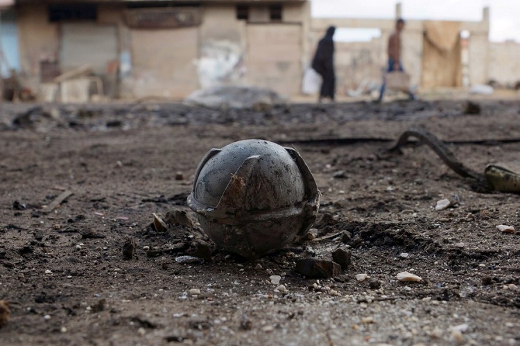 “نيويورك تايمز”: معظم ضحايا القنابل العنقودية في عام 2019 هم من السوريين