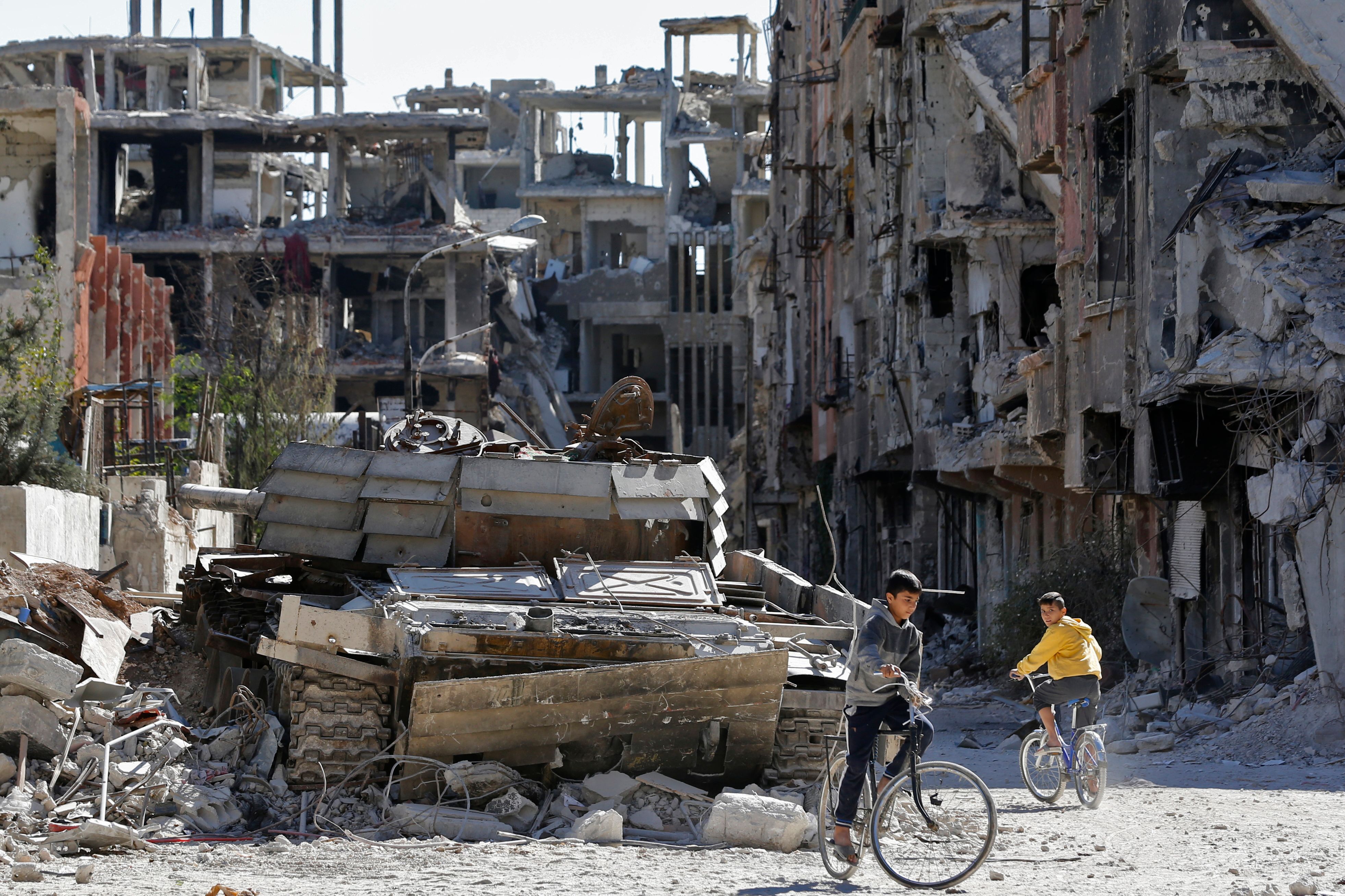 ألمانيا تعتقل سورياً في تهمة قتل مدنيين عام 2014 في مخيم اليرموك