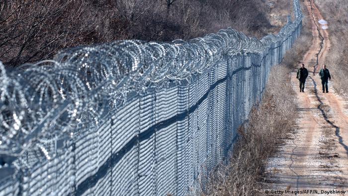 بلغاريا تنشر 350 جندياً لمنع المهاجرين السوريين والأفغان من عبور أراضيها
