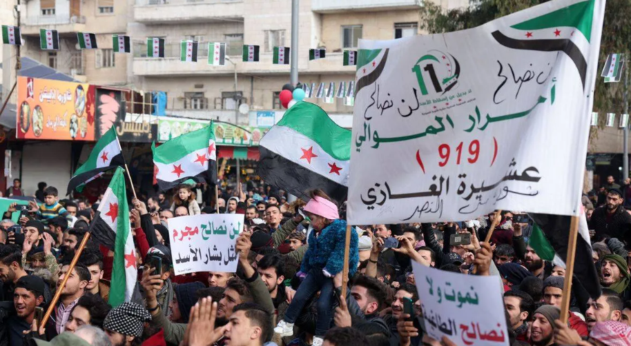 احتجاجات ضد “المصالحة المحتملة” بين دمشق وأنقرة